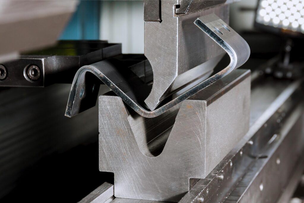 Electric vs Hydraulic Press Brakes: A Buyer’s Comparison Guide