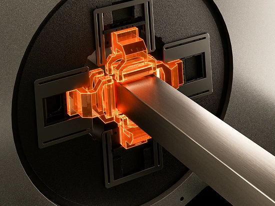 Intelligent chuck with automatic clamping-force adjustment